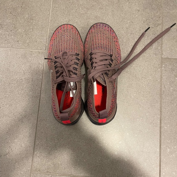 Women's Air Vapormax Flynit 3' Sneakers - Picture 3 of 4